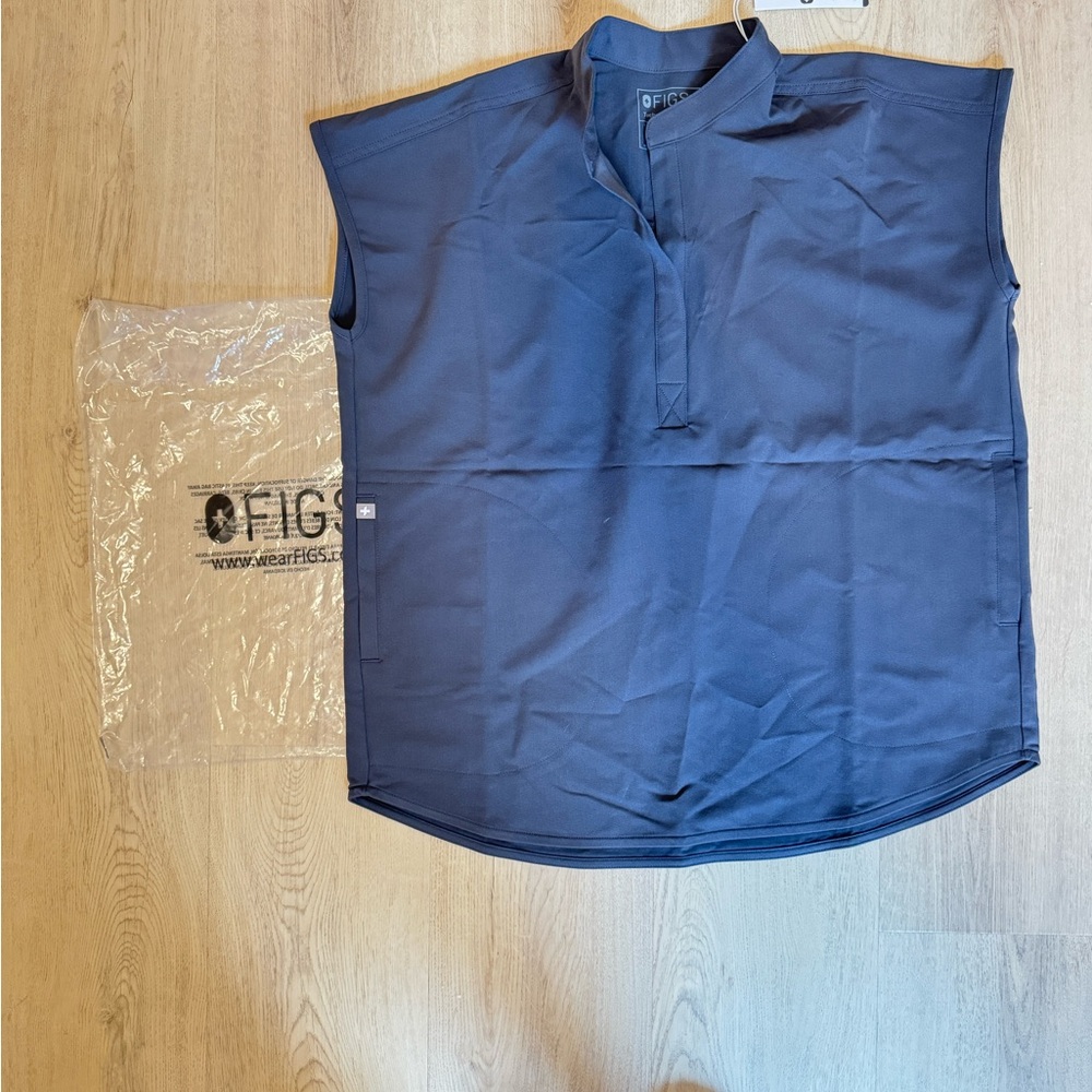 NWT Rafaela Oversized Scrub Top